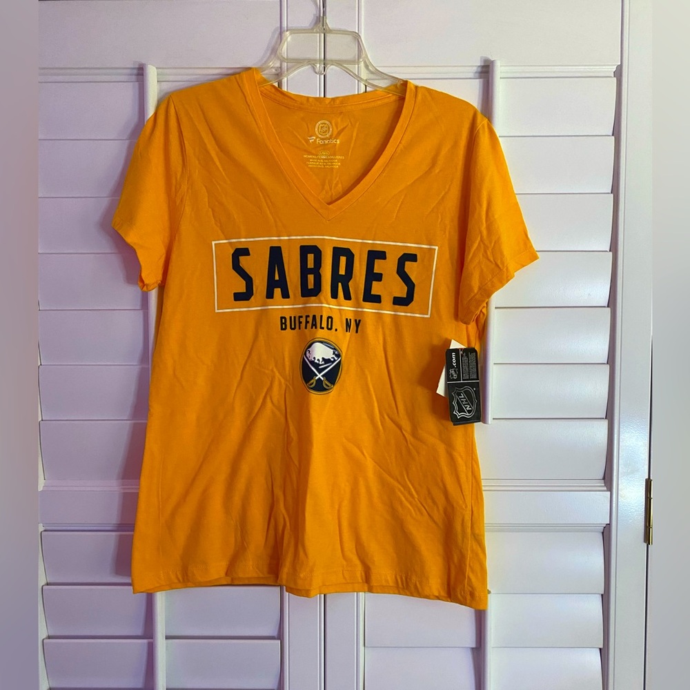 Buffalo Sabres Ladies V-Neck T-Shirt, size L by Fanatics/NHL, NWT